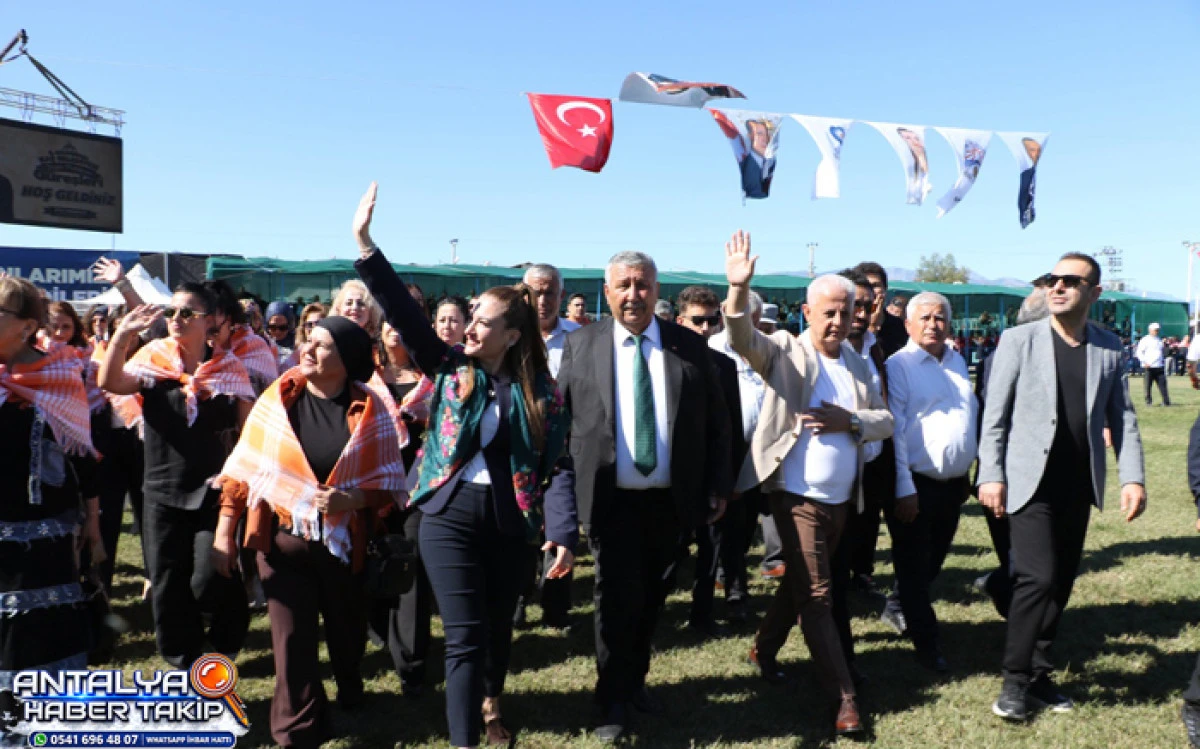 5. Geleneksel Kaş Belediyesi Yağlı Pehlivan G&uuml;reşleri'nin Başpehlivanı Erkan Taş oldu