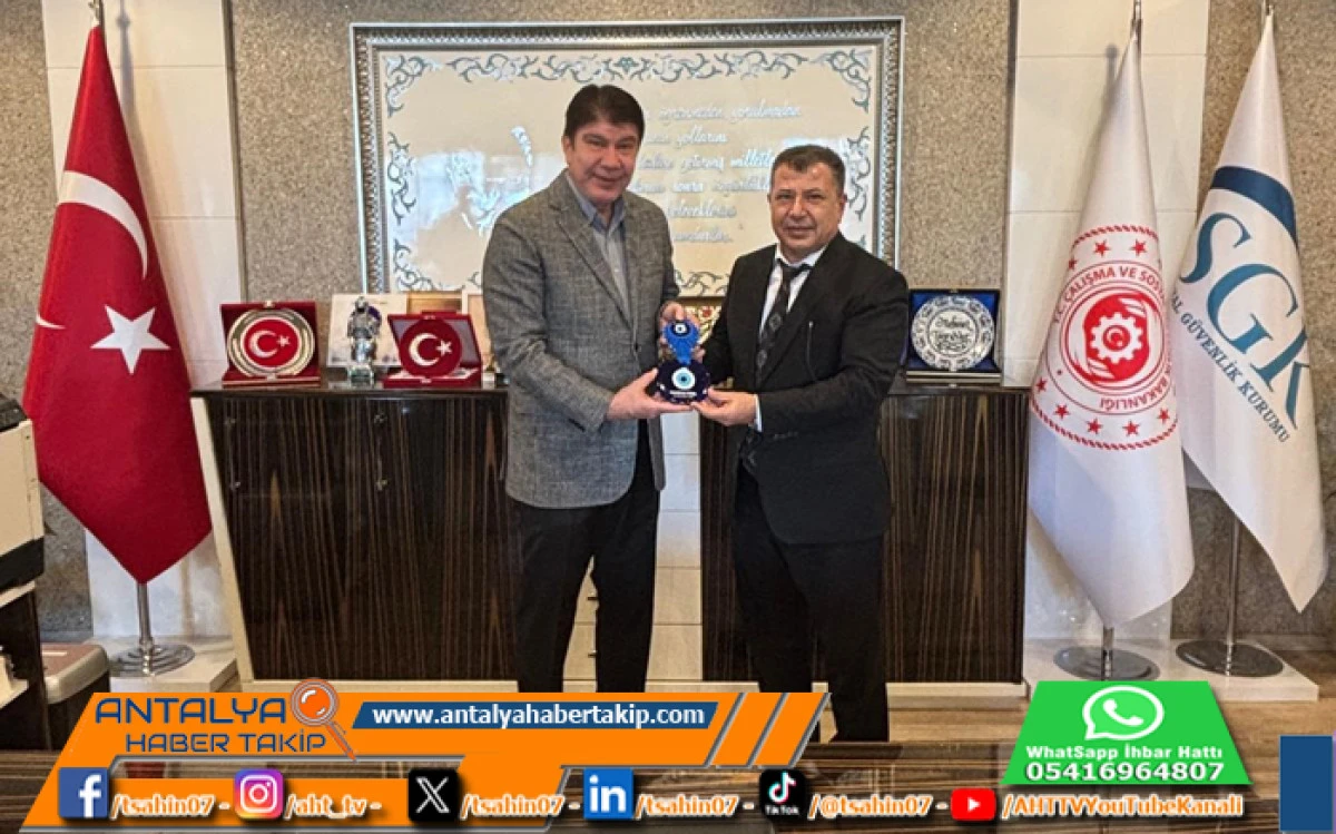Ak Parti MKYK &Uuml;yesi Menderes T&uuml;rel&rsquo;den SGK İl M&uuml;d&uuml;r&uuml; Mehmet Tanrı&ouml;ver&rsquo;e Nazar Boncuğu