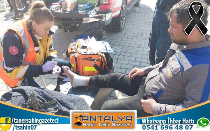 Antalya Büyükşehir Sağlık Ekipleri Depremzedelerin Yaralarını Sarıyor