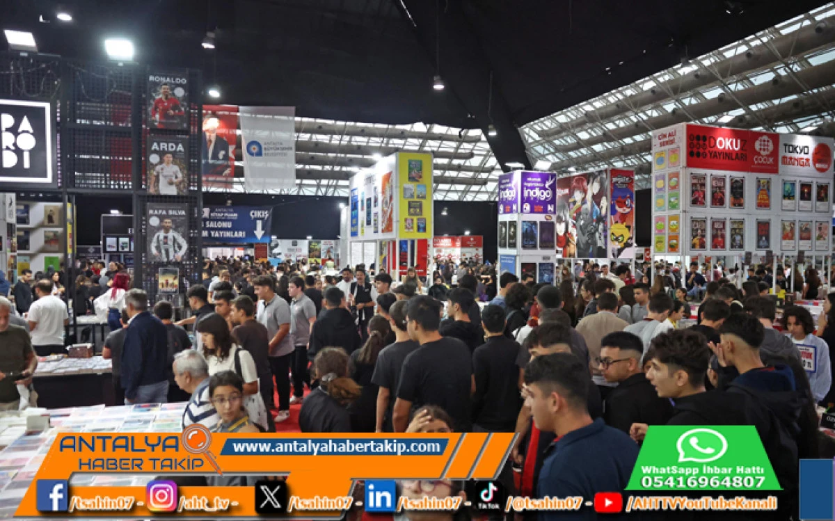 Antalya Kitap Fuarı’na Öğrencilerden Yoğun İlgi