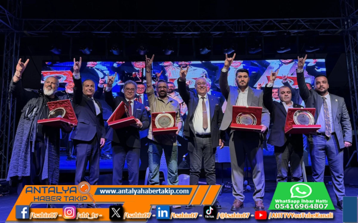 Antalya&rsquo;da &ldquo;Atat&uuml;rk&rsquo;&uuml;n İzinde Nesiller Buluşuyor&rdquo; Gecesi Coşkuyla Ger&ccedil;ekleşti