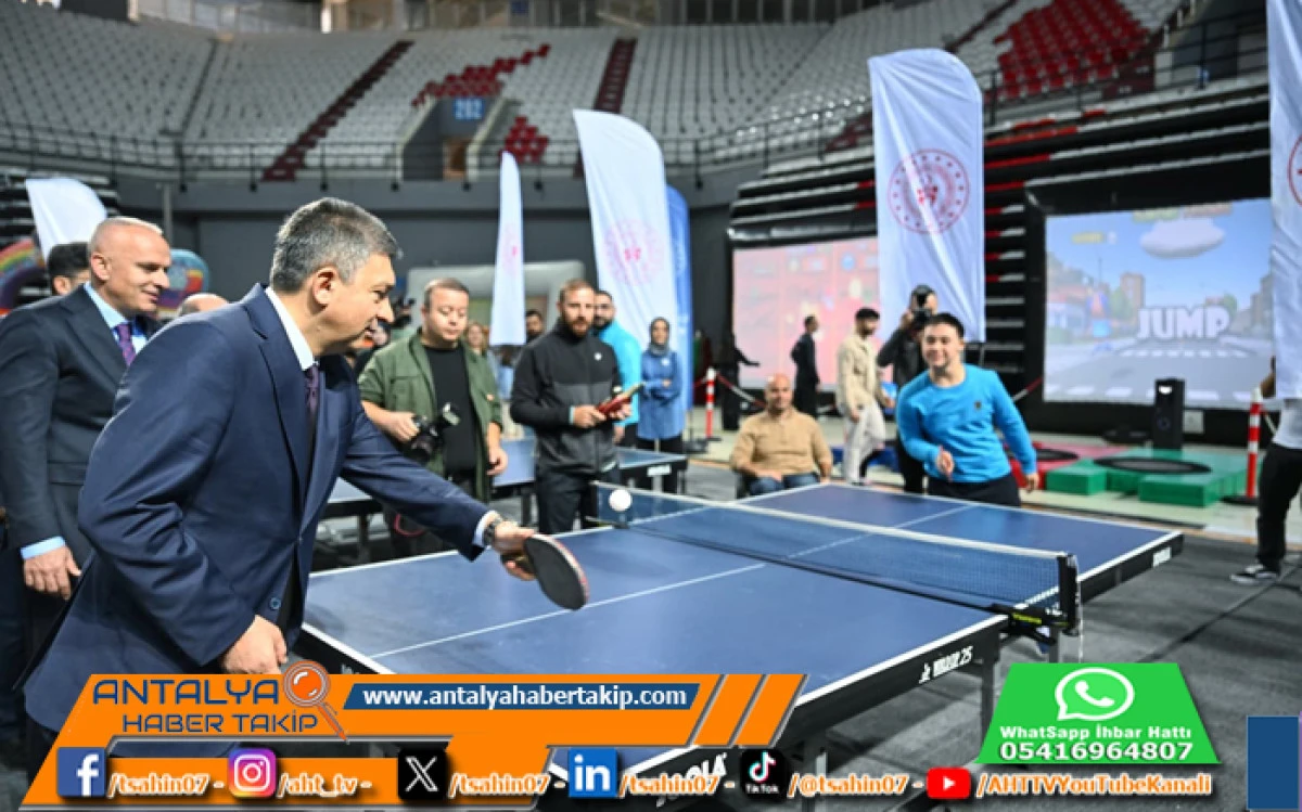 Antalya’da Engeller Sevgiyle Aşılıyor