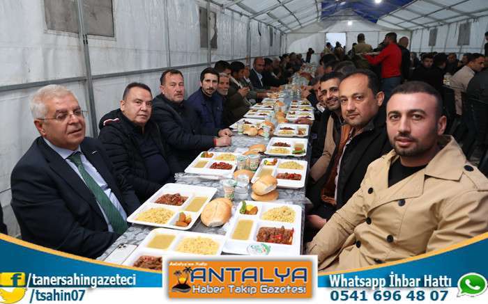 Başkan Böcek Gaziantep’te Depremzedelerle İftar Yaptı
