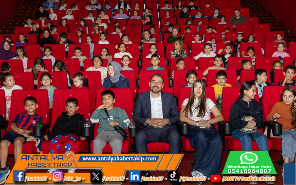 Başkan Vekili Çiçek’ten Çocuklara Sinema Sürprizi