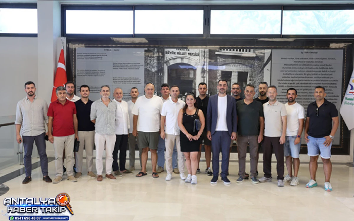 Başkan Vekili Mehmet &Ccedil;i&ccedil;ek, Side Esnafıyla Bir Araya Geldi