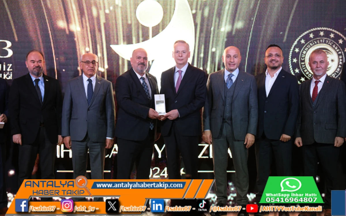 Batı Akdeniz İhracatının Yıldızları &Ouml;d&uuml;llerini Aldı