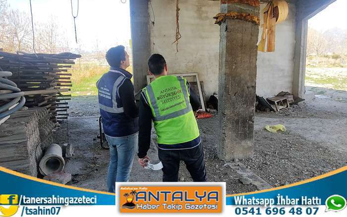 Büyükşehir Ekipleri Osmaniye’de Hasar Tespit Çalışmalarını Sürdürüyor