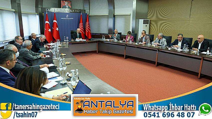 CHP Lideri Kılı&ccedil;daroğlu, CHP Dış Politika Danışma Kurulu Haziran Ayı Toplantısına Başkanlık Etti