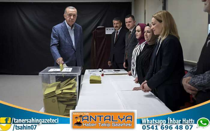 Cumhurbaşkanı Erdoğan, Oyunu Saffet Çebi Ortaokulu’nda Kullandı