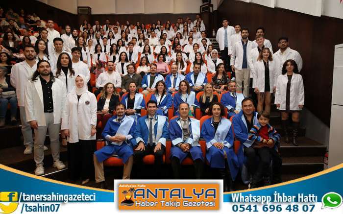 Diş Hekimliği Fakültesi Öğrencileri Beyaz Önlüklerini Giydi