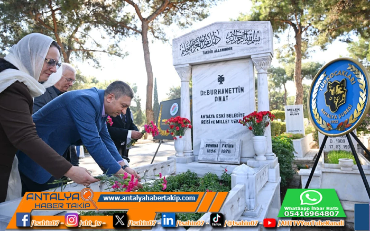 Dr. Burhanettin Onat Kabri Başında Anıldı