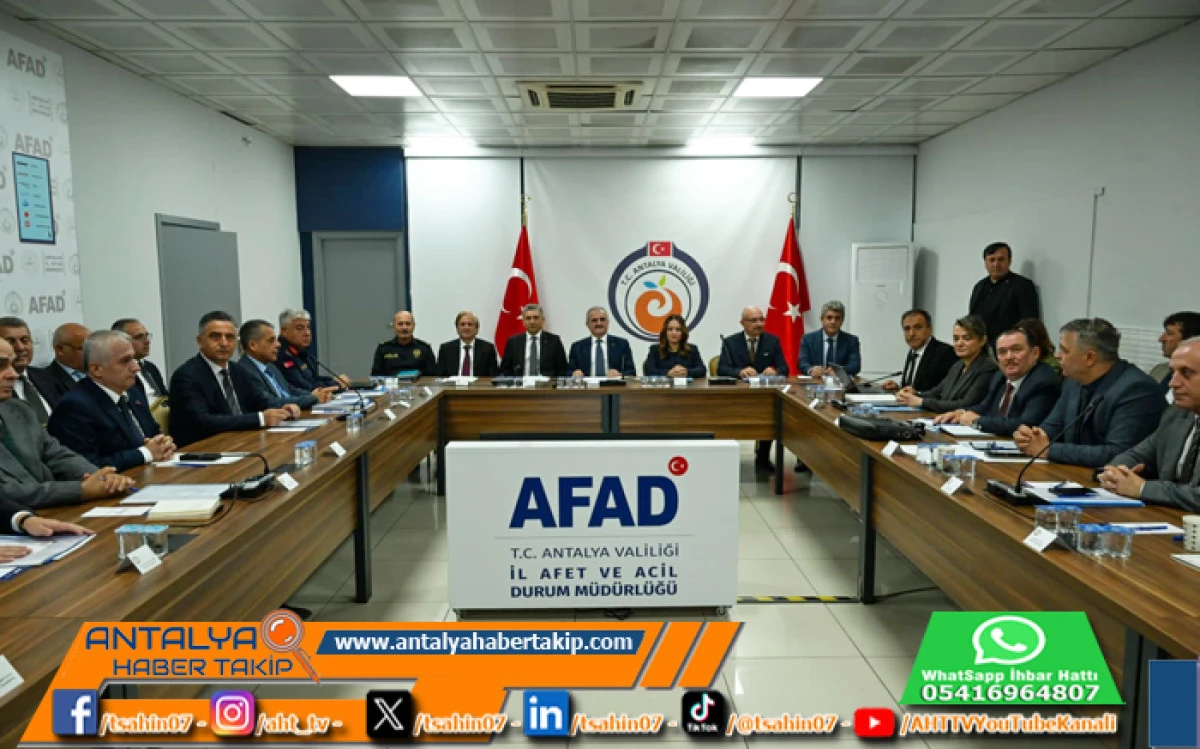 İçişleri Bakan Yardımcısı Münir Karaloğlu, Antalya Valiliği’ni Ziyaret Etti