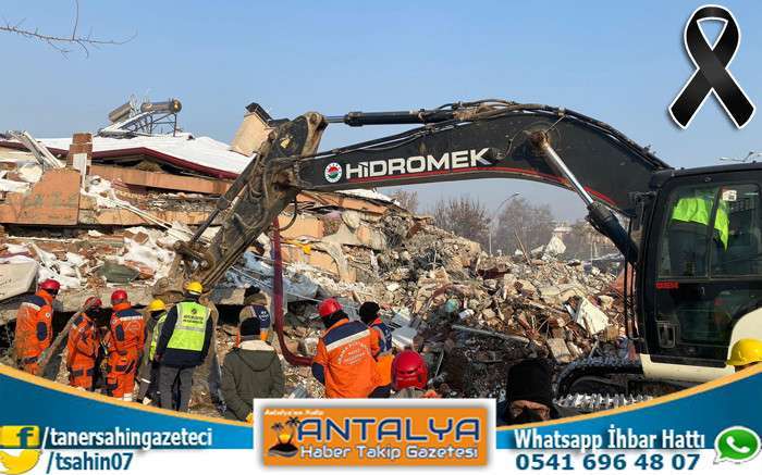 Kepez Belediyesi Ekipleri, 84. Saatte Serpil Teyzeyi Kurtardı  