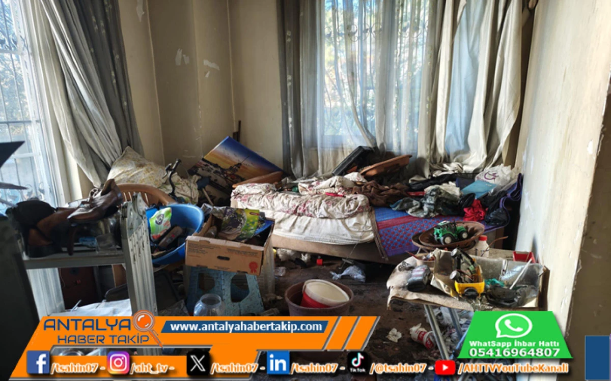 Kepez&rsquo;de &Ccedil;&ouml;p Ev Temizliği; 1 Kamyon &Ccedil;&ouml;p &Ccedil;ıkarıldı 