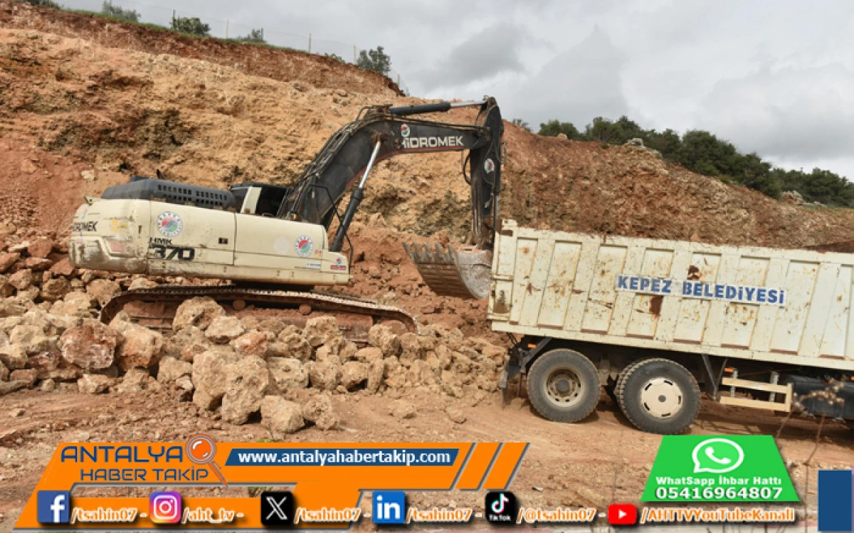 Kepez&rsquo;den M. Fatin G&ouml;kmen Caddesi&rsquo;nde Heyelan Riskine M&uuml;dahale