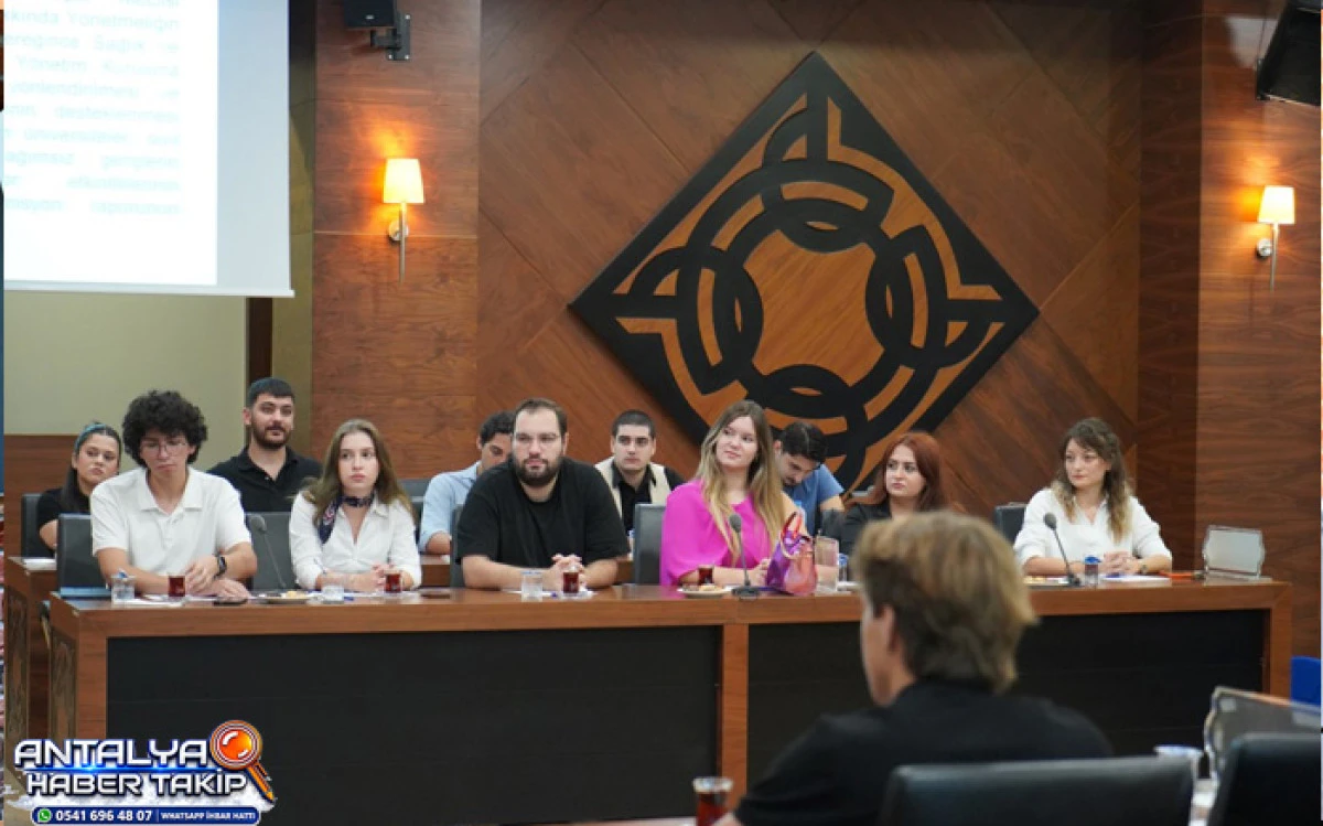 Konyaaltı Belediyesi Gen&ccedil;lik Meclisi Toplandı