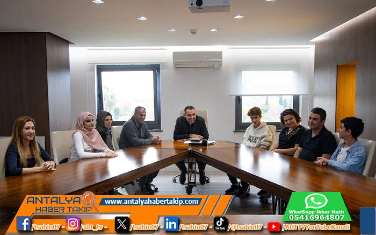 Lgs ve Yks’de Başarı Elde Eden Öğrencilerden Başkan Vekili Çiçek’e Ziyaret