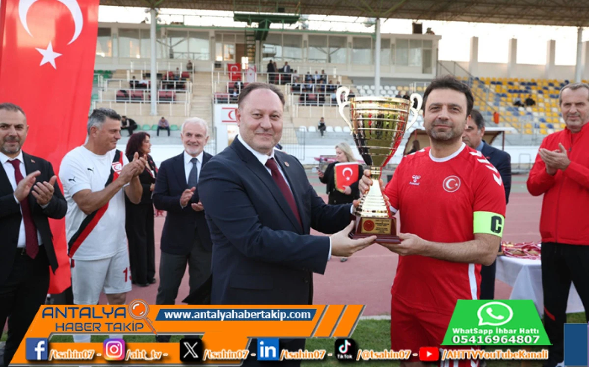 Milletvekilleri Dostluk Maçında Buluştu