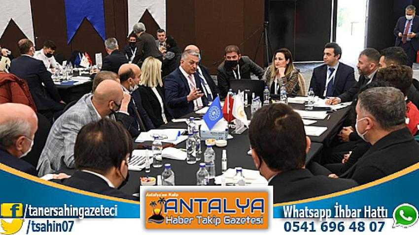 Okullarda Spor &Ccedil;alıştayı Vali Yazıcı Başkanlığında Yapıldı