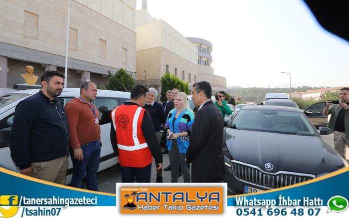 Rektör Özkan Depremzede Öğrencileri Hatay’da Ziyaret Etti