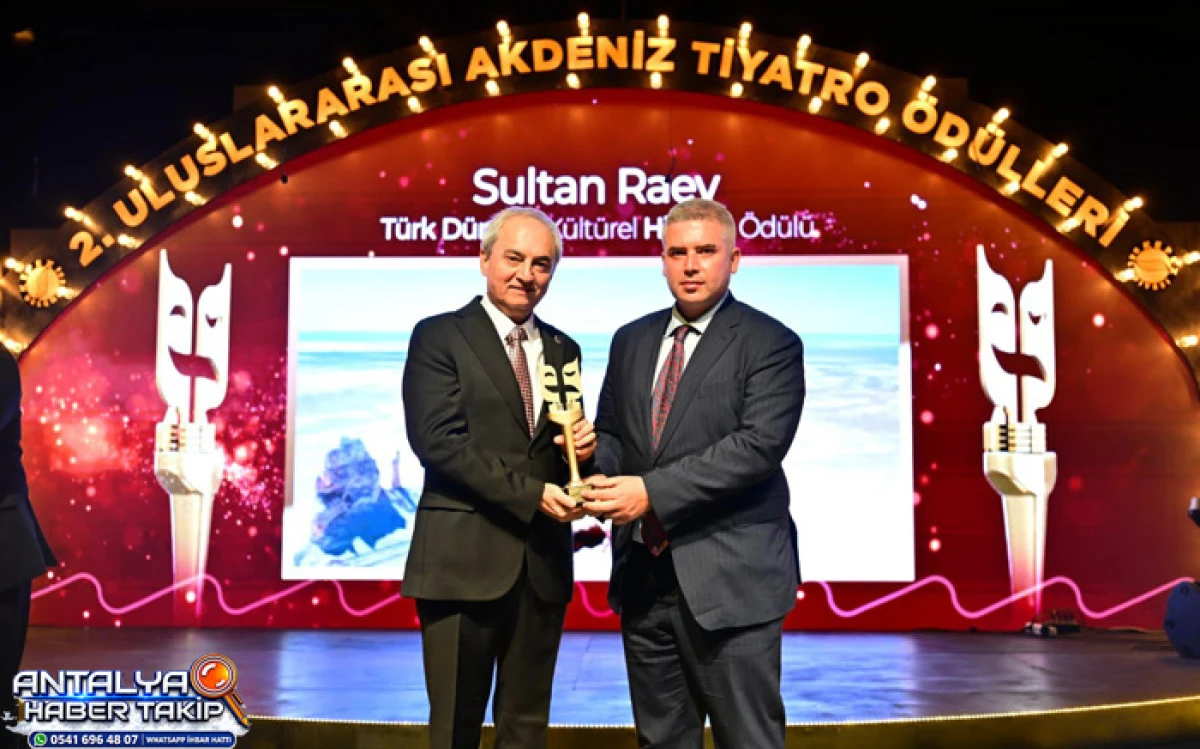 Sanatın Evrensel Işığı Kepez'de Y&uuml;kseldi