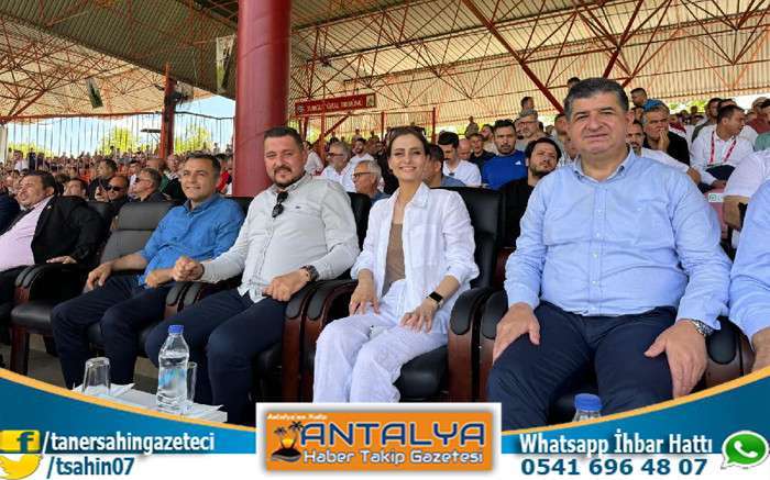 Saniye Başkan, Korkutelili Güreşçileri Desteklemek İçin Tarihi Kırkpınar Yağlı Güreşlerine Katıldı