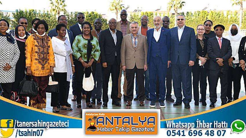 Vali Yazici, Afrikali B&uuml;y&uuml;kel&ccedil;ilerle Bir Araya Geldi