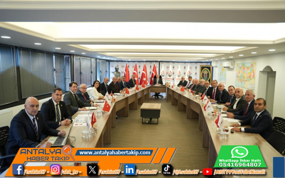 Zafer Partisi Başkanlık Divanı Yenilendi: Ümit Özdağ Yeni Görevlendirmeleri Açıkladı