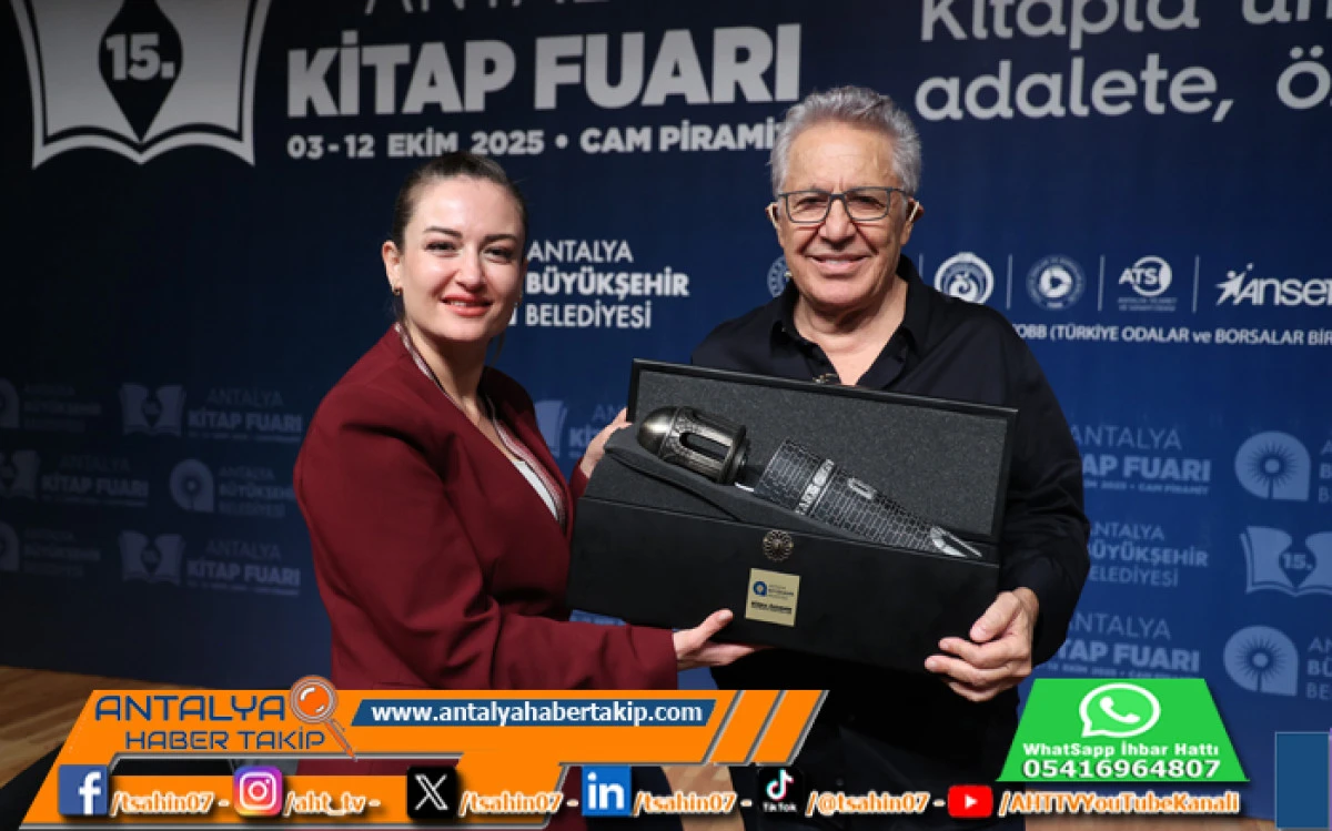 Zülfü Livaneli Okurlarıyla Buluştu